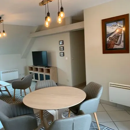 De 70 M2 Bien Situe A Sur *