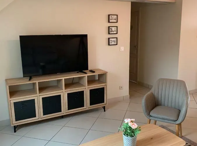 De 70 M2 Bien Situe A Sur Apartment *